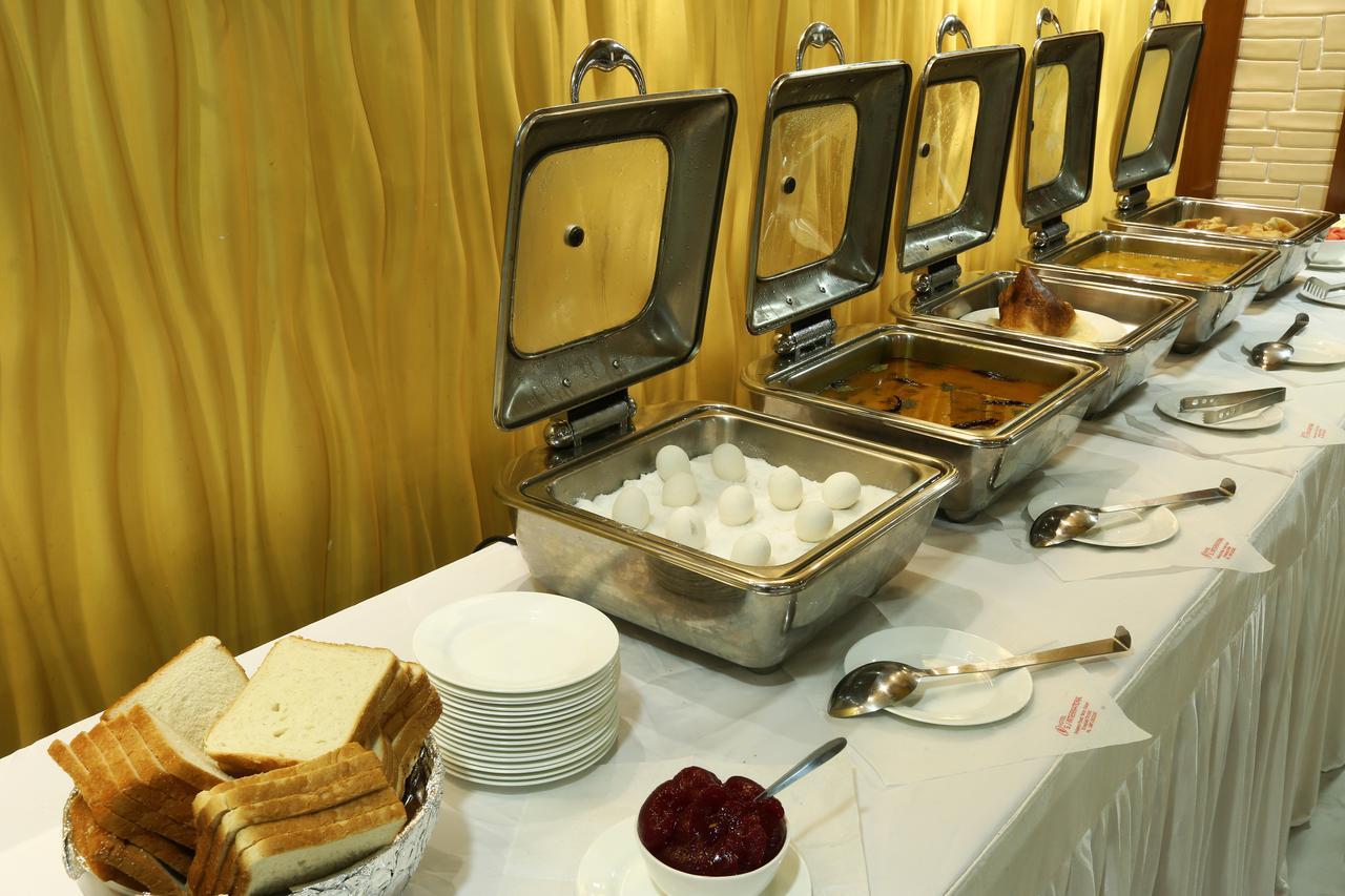 גווהטי Hotel Sj International מראה חיצוני תמונה