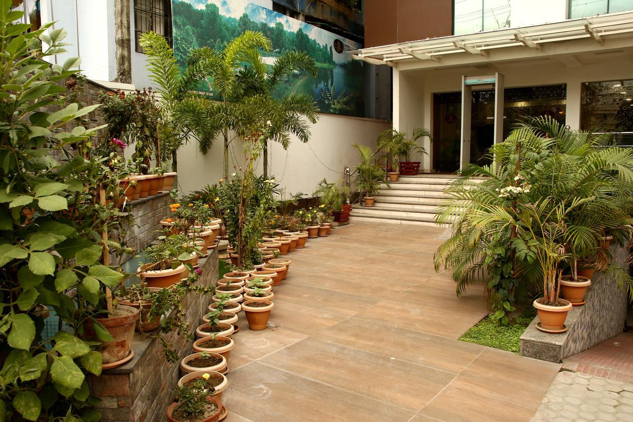 גווהטי Hotel Sj International מראה חיצוני תמונה